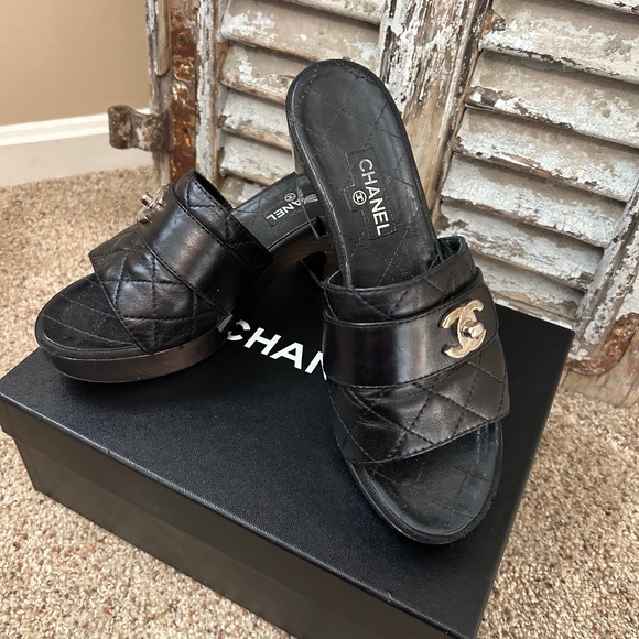 Chanel black quilted and silver hardware sandals/clog 39 PLEASE SEE ALL PHOTOS! - Picture 1 of 16